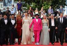 Филмските ѕвезди без маски на црвениот тепих во Кан