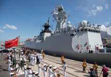 Морнариците на САД и на Кина пловат една кон друга