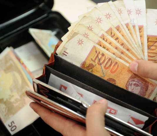 Кривична за две лица, осомничени дека со злоупотреба на лични податоци аплицирале за седум брзи кредити