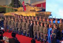Севернокорејскиот војник во сино го привлече вниманието на социјалните мрежи
