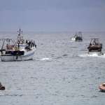 Брод на албанската воена морнарица спаси во Егејското Море 25 имигранти, меѓу нив и осум деца
