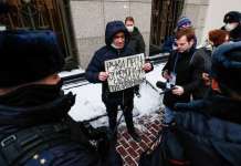 Русија ја забрани работата на најпознатата организација за човекови права