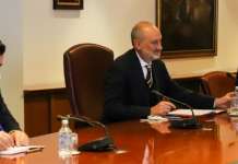 Евроамбасадорот Гир ги поздрави преговорите помеѓу Македонија и Бугарија