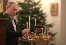 Путин: Божиќ е посебен празник кој ги исполнува срцата со радост