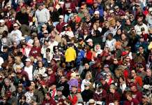 Само 6,4 отсто од светското население живеело во „целосна демократија“