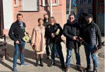 Јулија Тимошенко со оружје во рака испрати порака за Русија