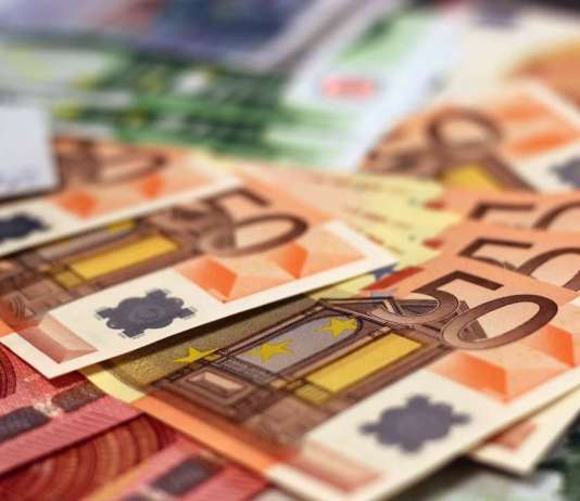 Поранешниот државен правобранител бил приведен бидејќи примил мито од 50.000 евра за да влијае кај судија