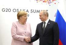 Сè погласни повиците за Меркел да разговара со Путин за ставање крај на војната