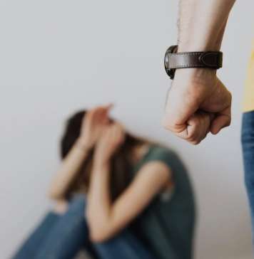 Скопјанец осомничен за повеќекратно загрозување на сигурноста на својата поранешна девојка