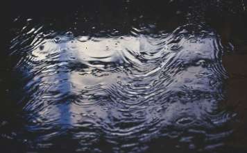 ЦУК: Стабилна состојба на реките по обилните врнежи, се расчистуваат мостови