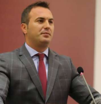 Дезинформација е дека Ахмети ќе се повлече од политичката сцена по локалните избори, вели Адеми