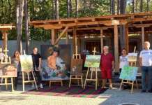 Ликовен перформанс „Тиквешко сонце“ на тема гроздобер во Винскиот музеј во Кавадарци