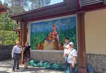 Свечено откриен муралот „Гроздоберачка“ на винскиот музеј во Кавадарци