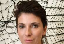 „Доаѓаме со поклон“ изложба на уметницата Шејла Камериќ