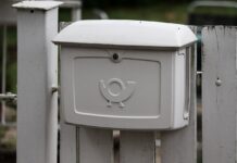 Осум поштенски оператори отпаднаа од пазарната трка поради кризата