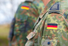 Европски небесен штит со германски грб на него