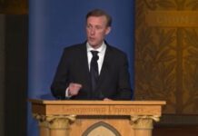 Ако Кина почне да обезбедува вооружена помош за Русија, тоа скапо ќе ја чини, порача Саливан