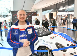 Македонскиот пилот Ристо Вуков го промовираше своето ново тркачко возило