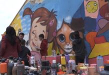 Со цртање графити, децата од Турција ја лечат траумата од земјотресот