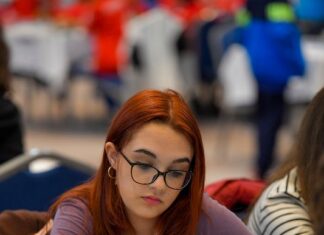 Жежовска освои половина поен