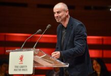 Никола Маџиров на доделувањето на престижната награда „Грифин“ во „Корнер хол“ во Торонто