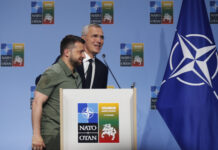 Украина може да му се приклучи на НАТО доколку се согласи да ѝ отстапи територии на Русија