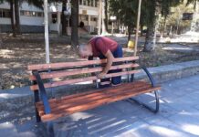 Едни ја уништуваат, а други ја санираат урбаната опрема во Кичево