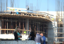 Зошто стрмоглав пад на бројот на издадени одобренија за градење