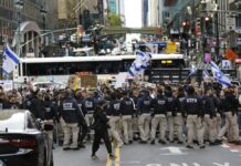 Судир на улиците во Њујорк меѓу палестински и израелски демонстранти, полицијата интервенираше