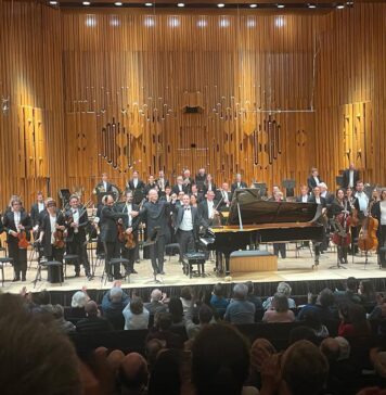 Македонскиот пијанист Симон Трпчески има лојални следбеници и можете да видите зошто