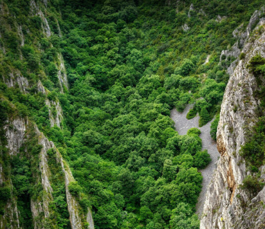 Кањон Матка на Зоран Карапанчев – ФОТОГРАФИЈА НА НЕДЕЛАТА
