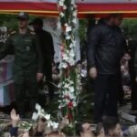 Десетици илјади на погребот на загинатиот ирански претседател во Табриз