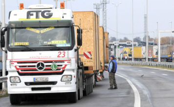 Поради свлечиште кај Ќафасан, камионите пренасочени преку „Блато“, Беја изрази благодарност до македонските власти