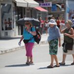 Топлотен бран во регионот, во многу земји активирани црвени и портокалови метео-аларми
