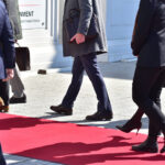 Кукавичини јајца во дипломатијата