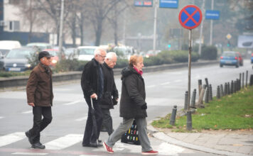 Исплатата на пензиите не е загрозена, тие ќе пристигаат секој први во месецот, објавија од Фондот за пензиско осигурување