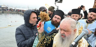 Православните верници денеска го слават Богојавление-Водици