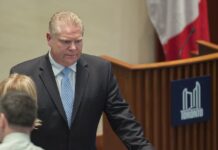 Премиерот на Онтарио се закани дека ќе ја исклучи струјата во САД ако се воведат нови царини за канадски стоки