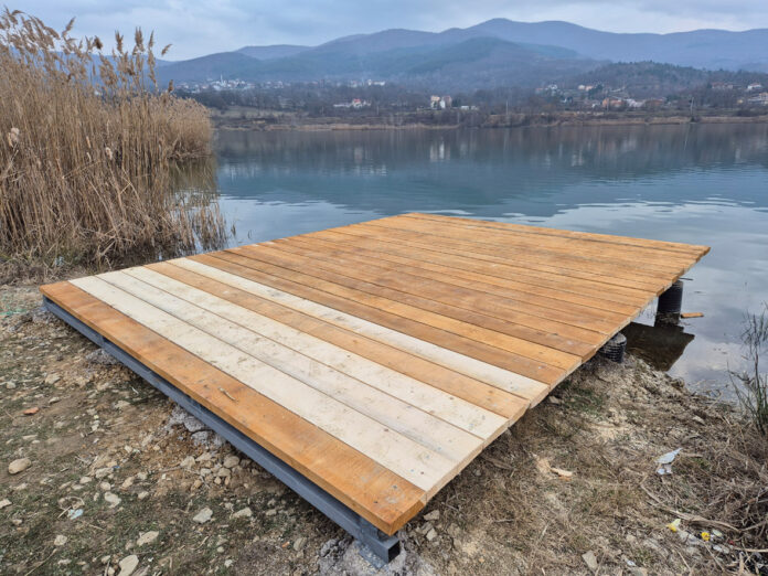 Kicevo’s sports fishermen have built eight and plan to build as many as 30 fishing platforms on Lake Oslome