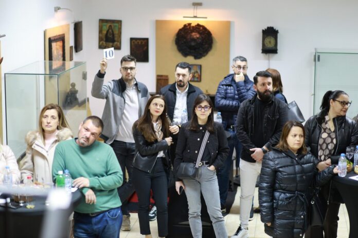 Humanitarian auction of artwork for the little white in Kavadarci