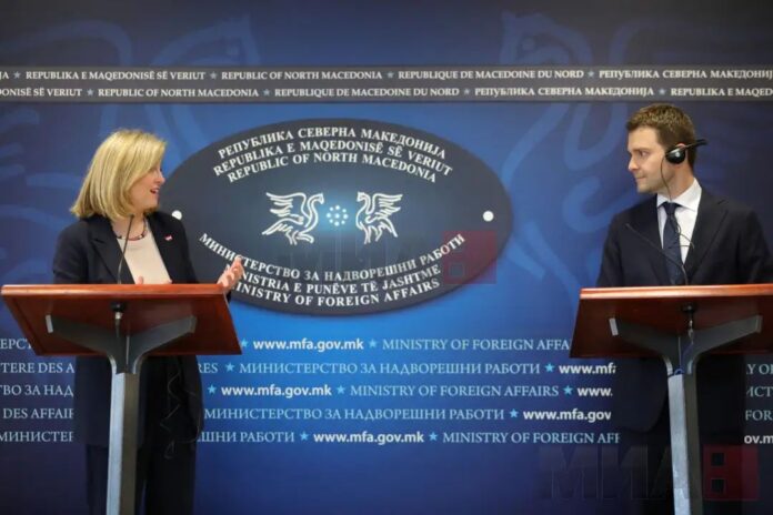 Austrian Minister with Message from Skopje: Bilateral Issues Not to Stumbling Stumbling Road to EU