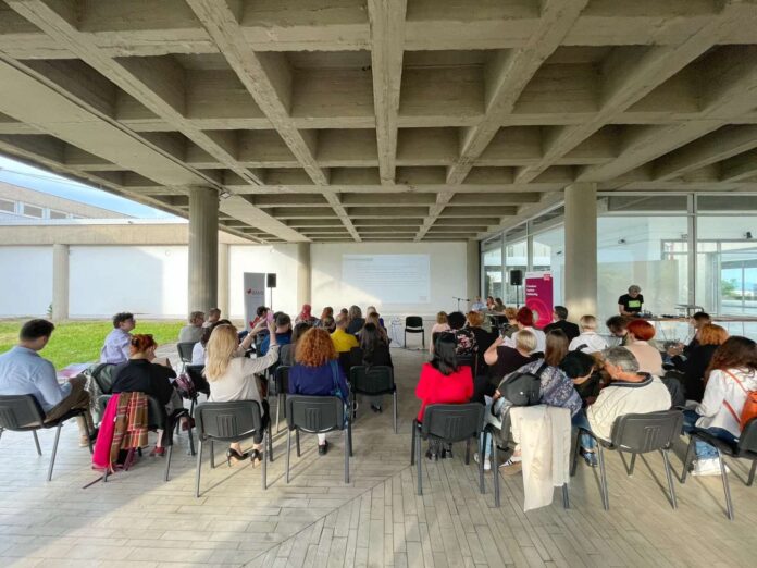 Cooperation between female movements in the region is the only way to remain persistent