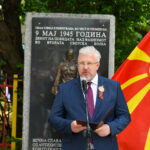 Рускиот амбасадор Баздникин положи цвеќе на споменикот на антихитлеровата коалиција