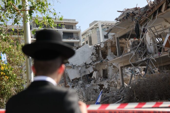 Iran launches fifth wave of air strikes on Israel, announces US bases in the Middle East