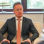 Трамп е единствена надеж за постигнување договор меѓу Русија и Украина, порача Сијарто