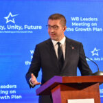 Ќе добиеме петка и ќе бидеме шампиони ако ги направиме уставните измени и потоа ќе имаме ново вето, рече Мицкоски