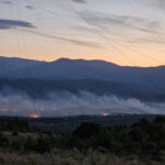 Пожарот кој вчера избувна во Грчиште има четири критички точки, сѐ уште не е ставен под контрола