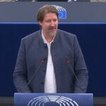 Вајц: Предлозите за вметнување на македонскиот јазик и идентитет во Извештајот не беа грешка