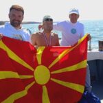 Евгениј Поп Ацев го преплива каналот Ла Манш
