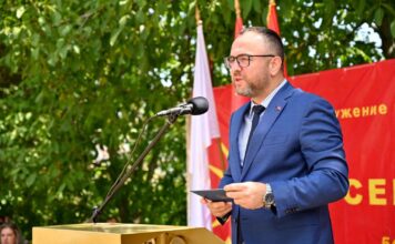 Со ниту еден странски дипломат не сум разговарал за какво било прифаќање мигранти, вели Тошковски